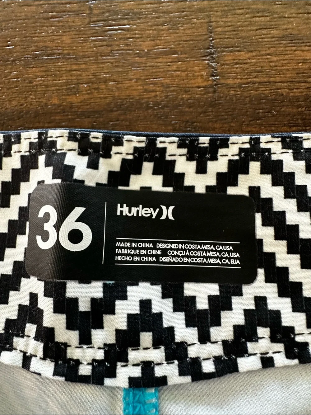 Hurley Men's Blue Floral 17” Boardshorts Size 36